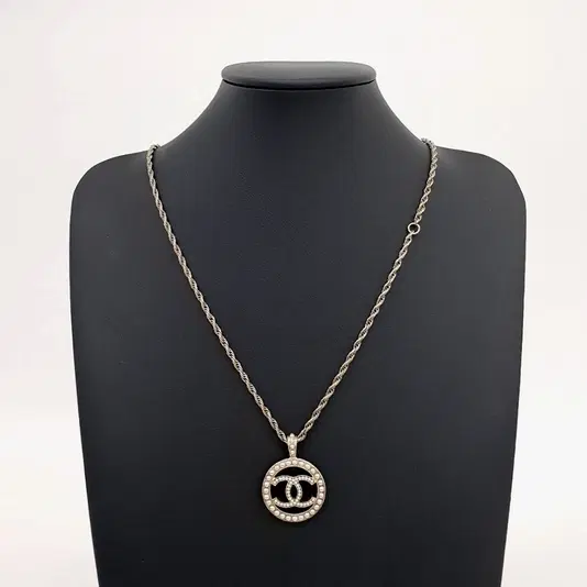 Chanel logo pearl necklace-Hover-Image