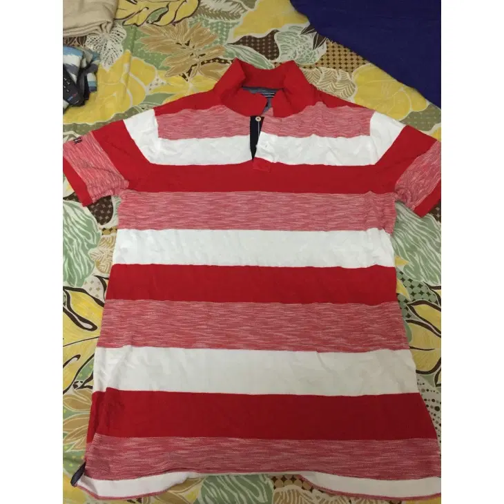 V neck tshirt