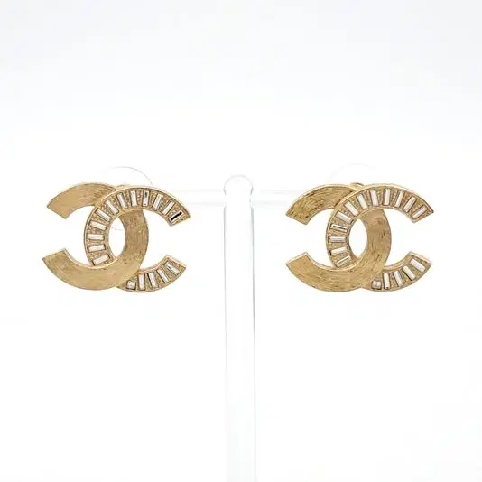 Chanel logo-embellished earrings-Hover-Image