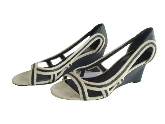 Bally Black and White Pump