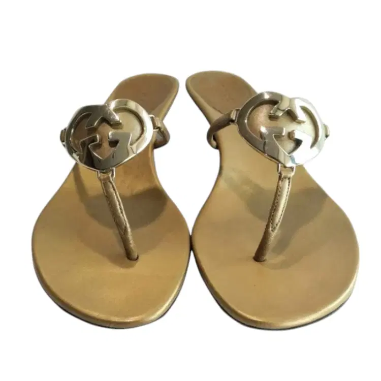 Gucci Heart Interlocking Thong Sandals-Hover-Image