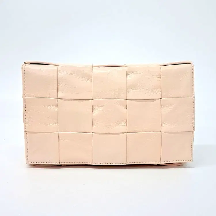 Bottega Veneta Cassette Bag-Hover-Image
