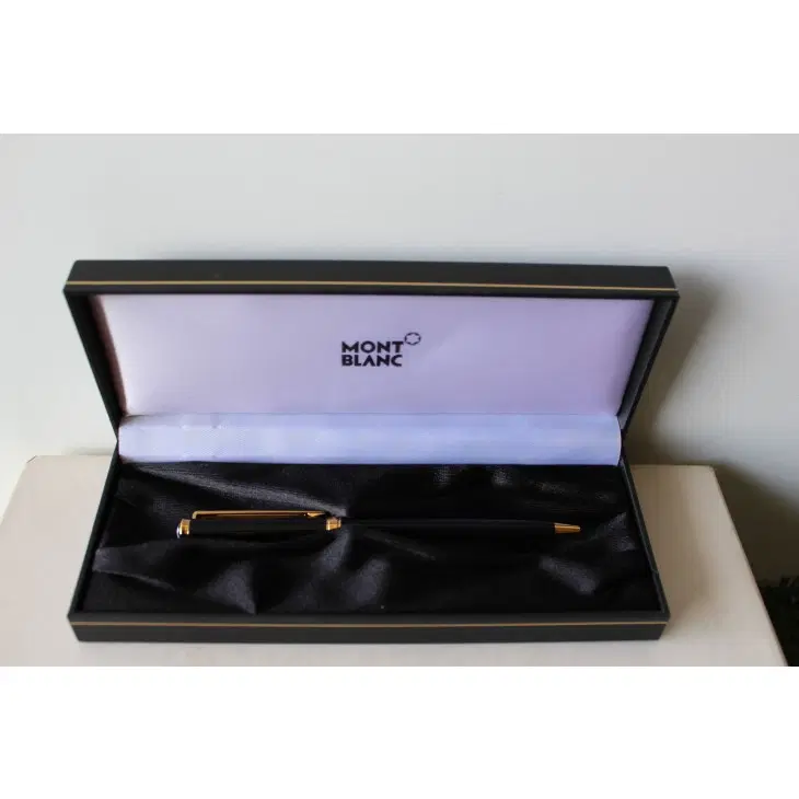 Montblanc Noblesse Oblige Ball Point Pen 1