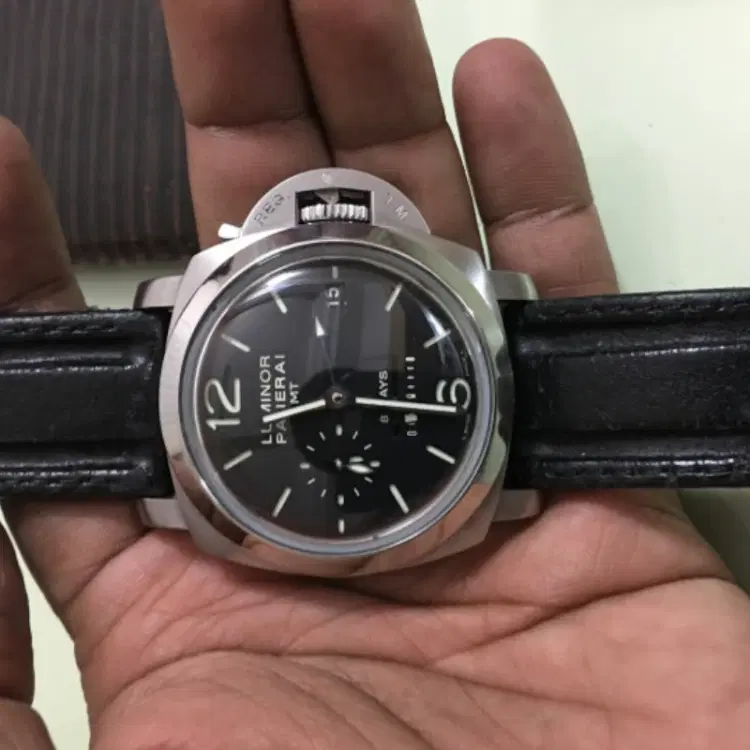 Luminor 1950 8 Days GMT Hand Wound Men's Watch-Hover-Image