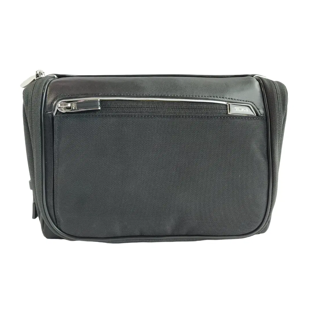 Tumi Arrive Richmond Travel Kit