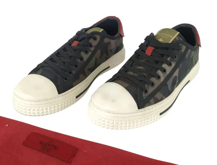 Valentino Garavani Camo & Star Low Top Sneakers-Hover-Image
