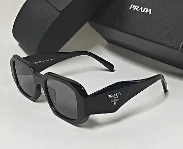 ACCESSORIES image