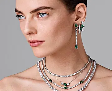 NECKLACE image