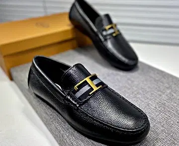 FOOTWEAR image