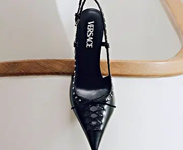 FOOTWEAR image