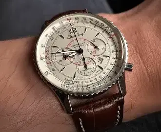 PREOWNED WATCHES image