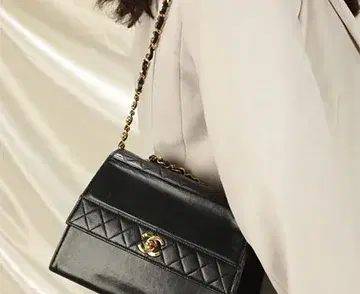 SHOULDER BAGS image